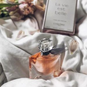 عطر لانکوم لا ویه است بله